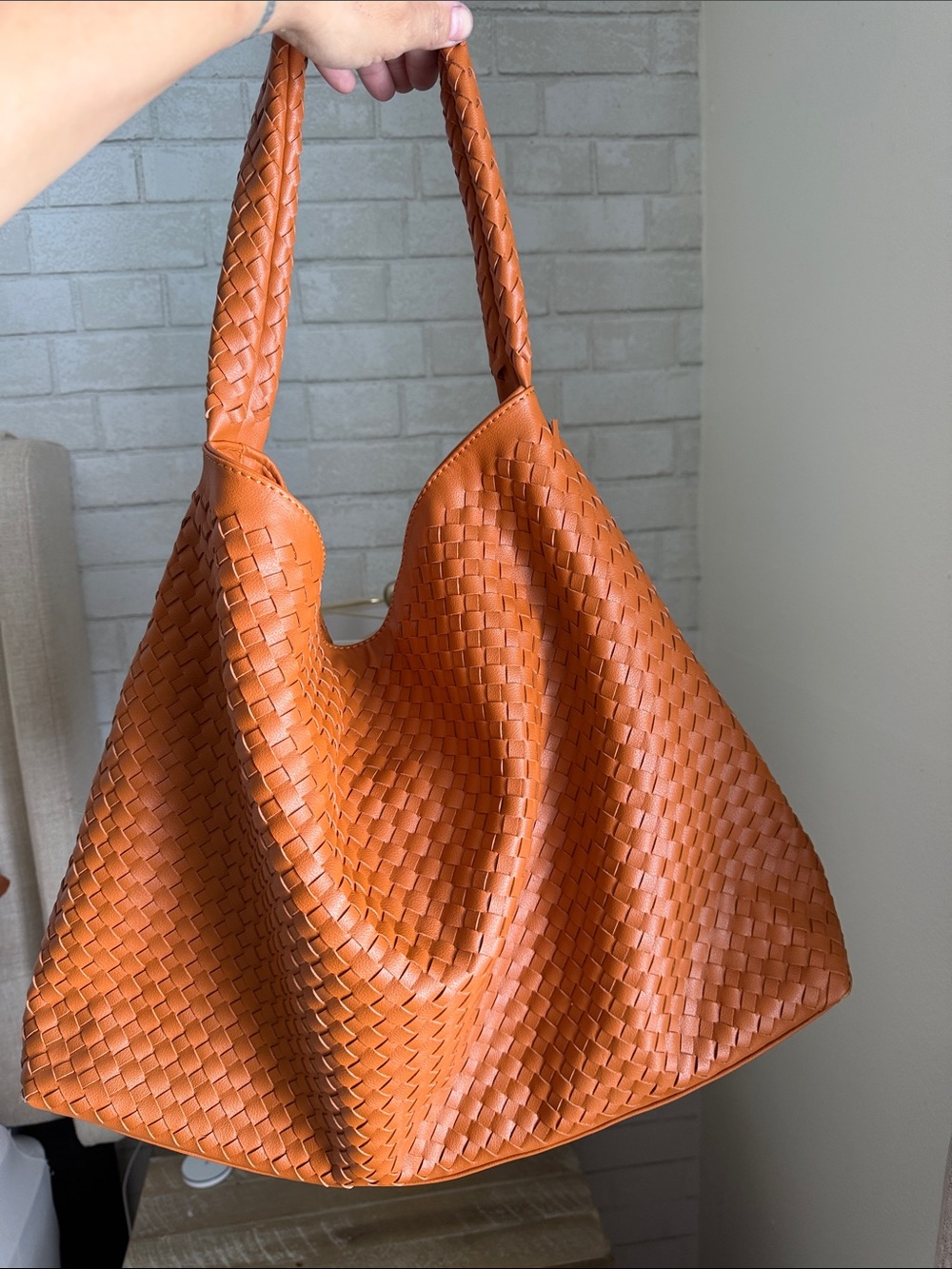 Vegan leather Woven Hobo Shoulder Bag - cognac brown - Picture 2 of 5